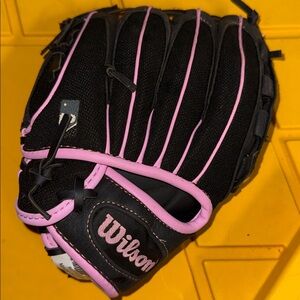 Wilson Youth T-Ball Glove 10 inch LEFT